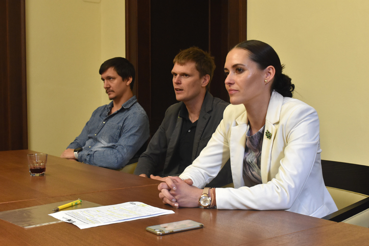Foto z tiskové konference: A. Jarošová