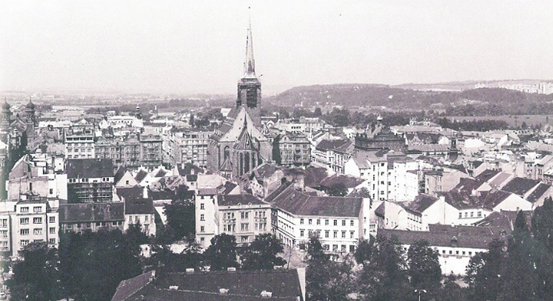 Večerní tematické prohlídky nově nabídnou Retro procházky Plzní