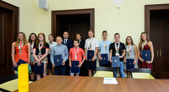 Plzeňští medailisté z Olympiády dětí a mládeže se pochlubili svými cennými kovy na radnici