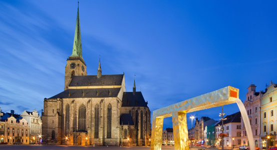 Katedrála se zbarví do červena, jde o připomínku Dne válečných veteránů