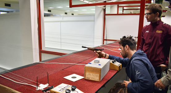 Handicapovaní sportovci si zastříleli s profesionály