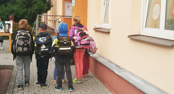 Božkovské děti vyrazily do školy a školky pěšky