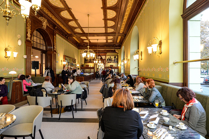 Café Beseda otevřeno (fotografie: M. Pecuch)