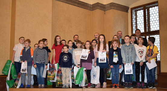 Kdy zavolat 150 prozradí obrázky žáků základních škol