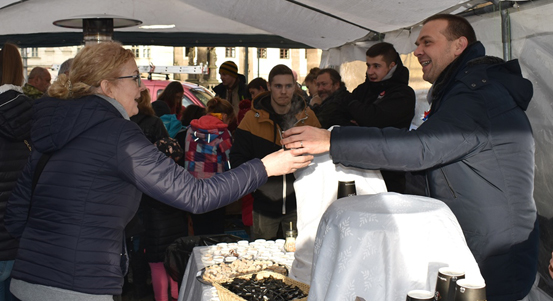 Primátor Martin Baxa popřál stovkám lidí krásné vánoční svátky