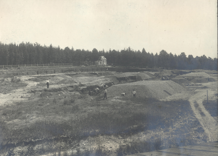 Vodárna v Doudlevcích - staveniště filtrů v roce 1924