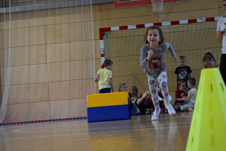 Zdroj fotografií: www.facebook.com/NadaceSportujiciMladeze