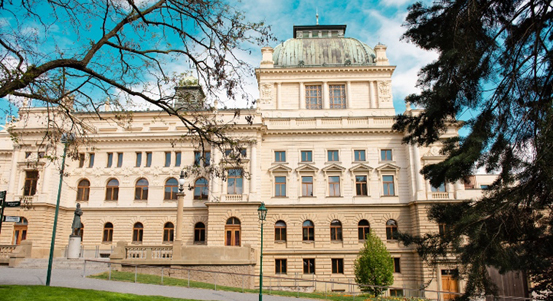 Divadlo J. K. Tyla uvede do konce sezóny tři desítky představení