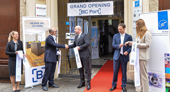 Plzeň má nové sdílené prostory pro mladé firmy z oblasti virtuální reality, umělé inteligence a dalších oborů