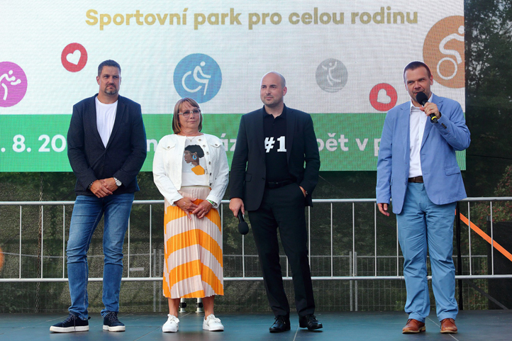 Fotografie ze zahájení Sportmanie Plzeň