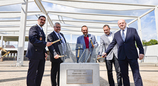 U Věznice Plzeň vzniká nová hala, dá práci odsouzeným