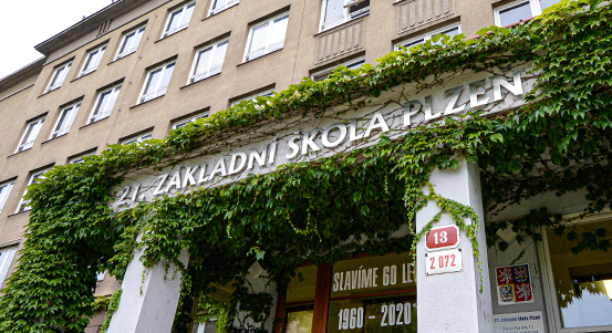 Bilingvní výuku spustila 21. ZŠ Plzeň, výtvarnou výchovu má v angličtině