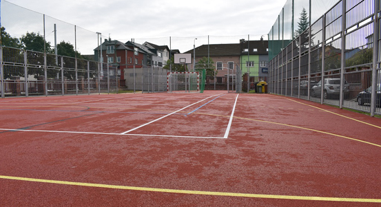 Benešova základní škola slavnostně otevřela opravené hřiště