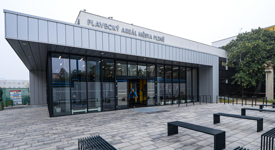 Návštěvníky bazénu na Slovanech čeká větší komfort