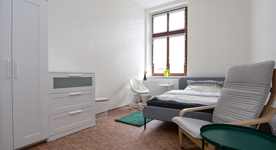 Plzeň má sdílené bydlení, propojí generaci seniorů a mladých lidí