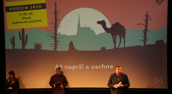 Snímek Město plné smogu zahájil festival Jeden svět v Plzni