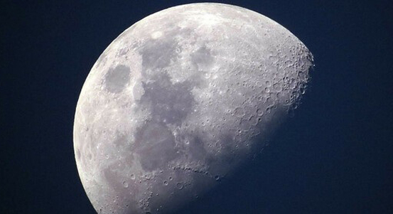 Plzeňský vědec se podílel na výzkumu hustoty kůry a gravitačního pole Měsíce