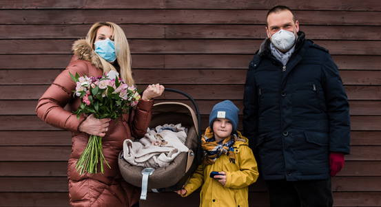 Primátor popřál prvnímu letošnímu miminku v ČR jen to nejlepší, jde o Viktorku z Plzně