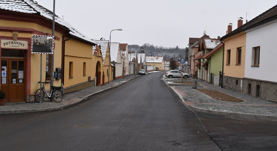 Ulice Na Rychtě v Hradišti získala novou podobu