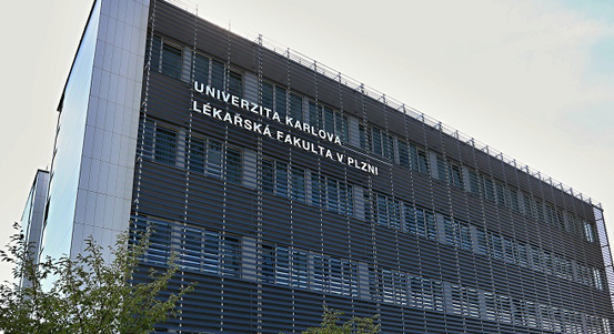 Lékařská fakulta otevře své dveře v online prostředí