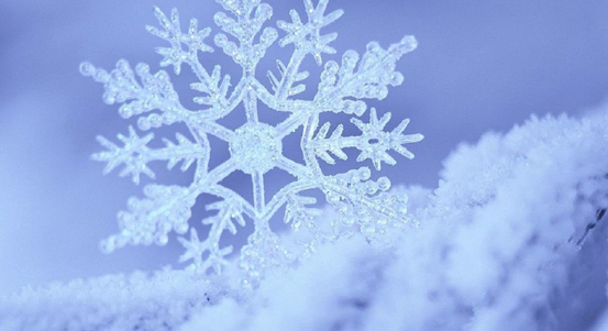 Meteorologové varují před ledovkou a novým sněhem