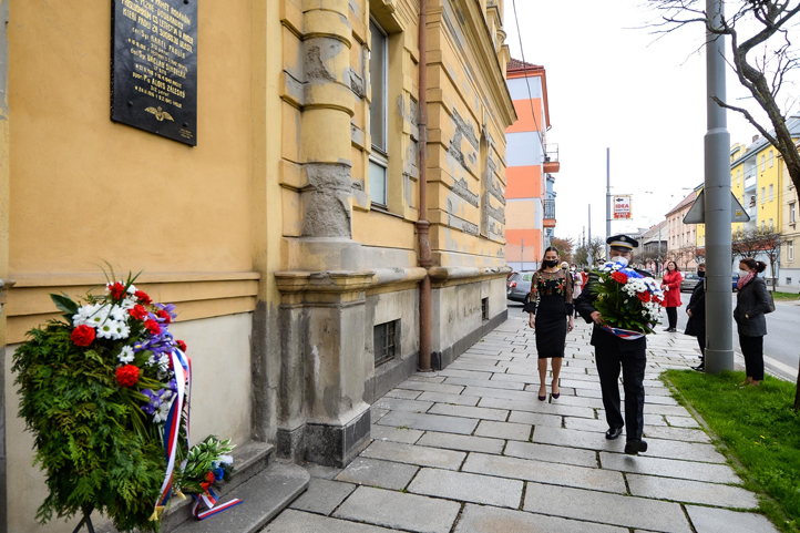 Pietní akt na  Habrmannově náměstí (fotografie: M. Pecuch)