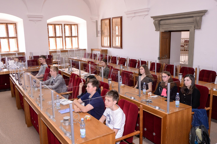 Ze zasedání Městského žákovského parlamentu (fotografie: M. Pecuch)