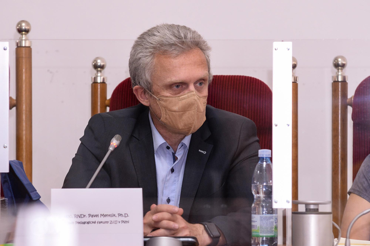 Ze zasedání Městského žákovského parlamentu (fotografie: M. Pecuch)