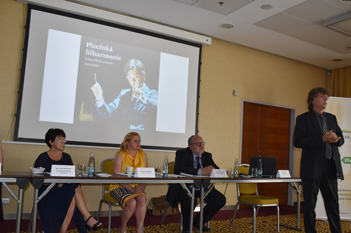 Tisková konference Plzeňské filharmonie (foto: H. Josefová)