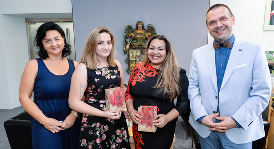 Sestřičky zvládly testovat pracovníky magistrátu i dostudovat