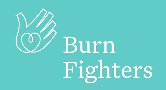 Mladá Plzeňanka pomáhá lidem s popáleninami