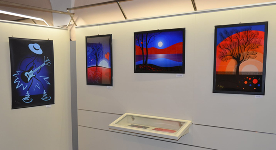 Na plzeňské radnici vystavuje grafička Markéta Evjáková i klienti Motýla