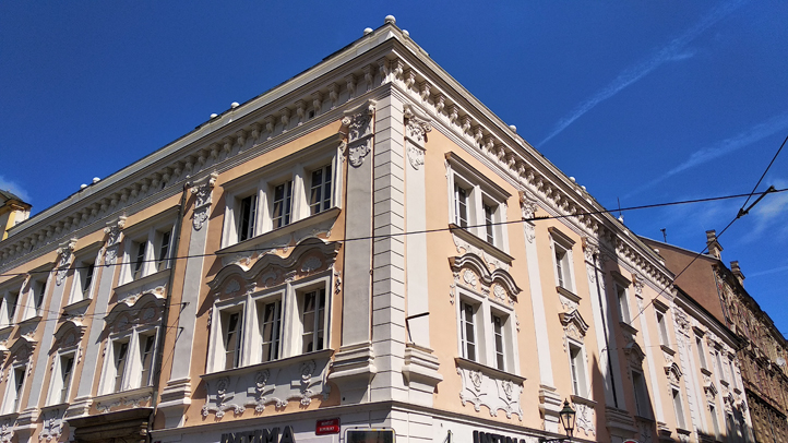 Náměstí Republiky 5, Rooseveltova 1