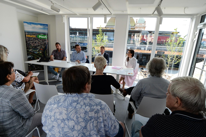 Paluba Hamburk - tisková konference k otevření (foto: M. Pecuch)