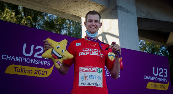 Plzeň má nového mistra Evropy v atletice do 22 let. Stal se jím výškař Jan Štefela