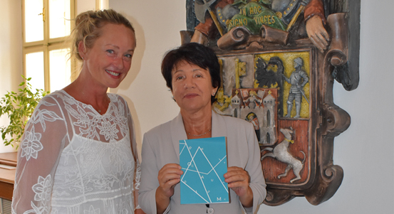 Kniha ProCit o autismu shrnuje zkušenosti rodin vychovávající děti s poruchou autistického spektra, přispělo na ni i město Plzeň