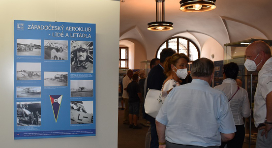 Výstava v mázhauzu radnice připomíná historii plzeňského letectví