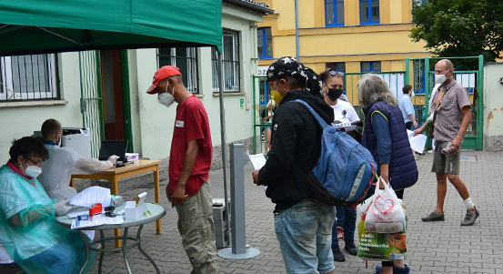 Plzeň spustila očkování lidí bez domova