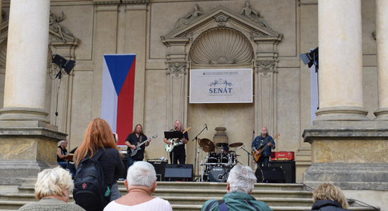 Město českého bigbítu. Tak se představila Plzeň v Senátu