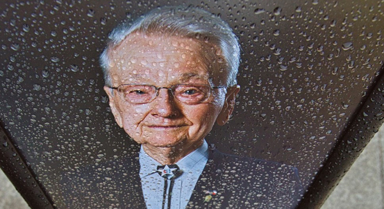 Plzeň uctila památku amerického veterána Earla Ingrama, rozloučila se s ním u pomníku Díky, Ameriko!