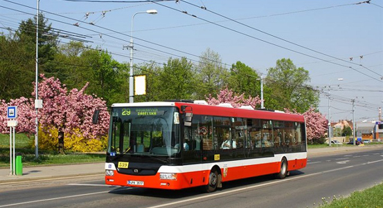 Kvůli uzavírce Francouzské třídy na Slovanech jsou odkloněny autobusy 29 a 30