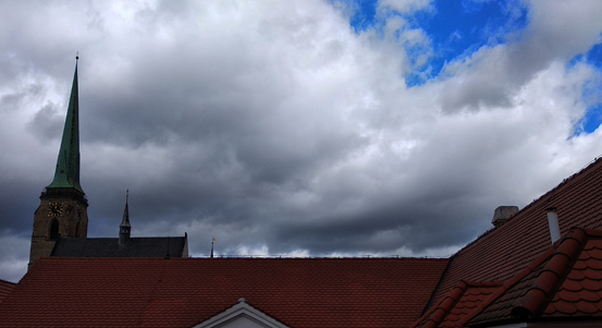 Platí výstraha před velmi silným větrem