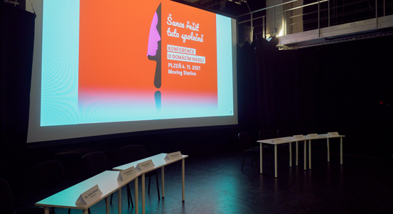 V Plzni se uskutečnila konference o domácím násilí, umožnila navázání spolupráce mnoha odborných organizací