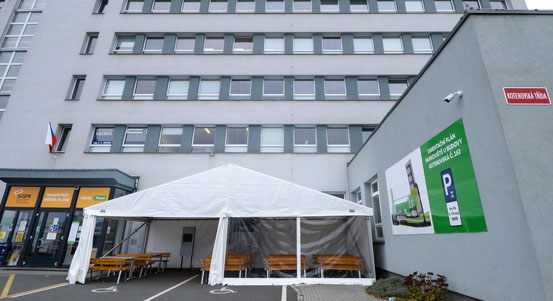 Vyhřívaný stan zpříjemní na Koterovské čekání řidičům