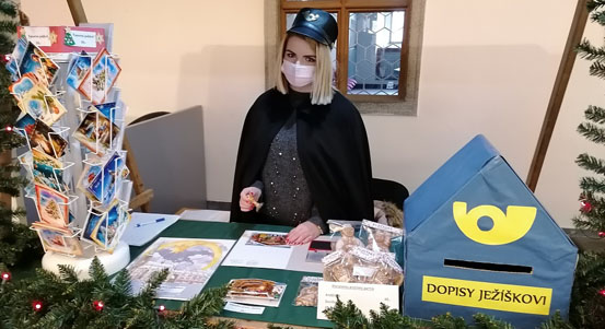 Dopisy Ježíškovi pošle vánoční pošťák