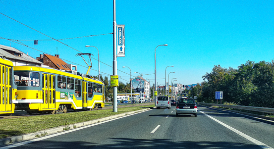 Karlovarská ulice je nejvytíženějším dopravním úsekem v Plzeňském kraji