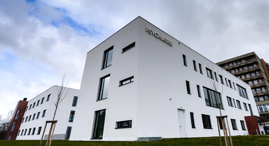 Nová éra psychiatrické péče. Fakultní nemocnice otevřela Psychiatrickou kliniku téměř za půl miliardy