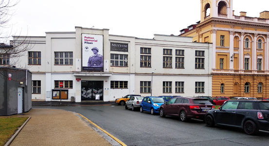 V Pekle dočasné nouzové přístřeší, v Dominikánské integrační centrum. Plzeň poskytla dva své objekty v centru pro pomoc válečným uprchlíkům