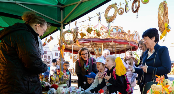 Šikovné ruce se vrátily na náměstí, o výrobky zdravotně postižených je velký zájem
