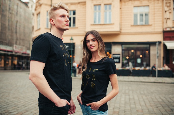Město má novou kolekci suvenýrů a dárků s motivem zlatých kašen